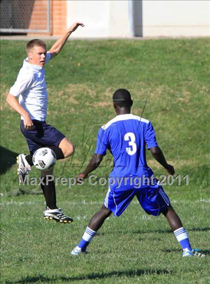 Thumbnail 3 in Capital Christian vs Mesa Verde photogallery.