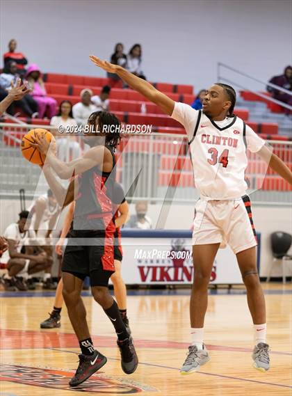 Thumbnail 1 in Clinton vs. Center Hill (River City Classic Tournament) photogallery.