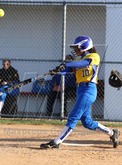 Thumbnail 3 in Shawnee vs Buena photogallery.