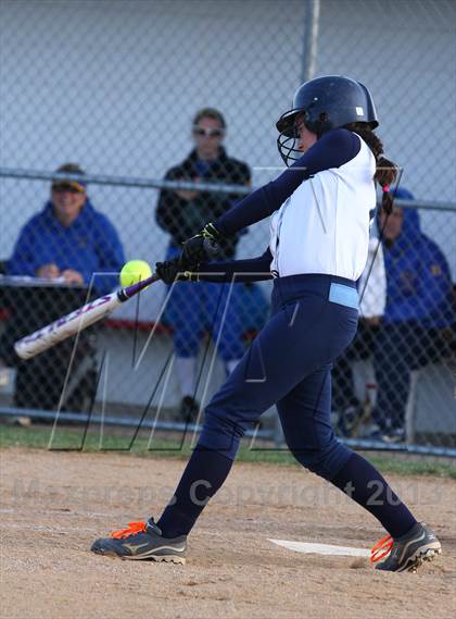 Thumbnail 3 in Shawnee vs Buena photogallery.