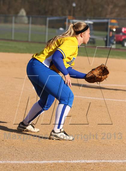 Thumbnail 1 in Shawnee vs Buena photogallery.