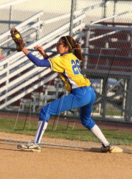 Thumbnail 3 in Shawnee vs Buena photogallery.