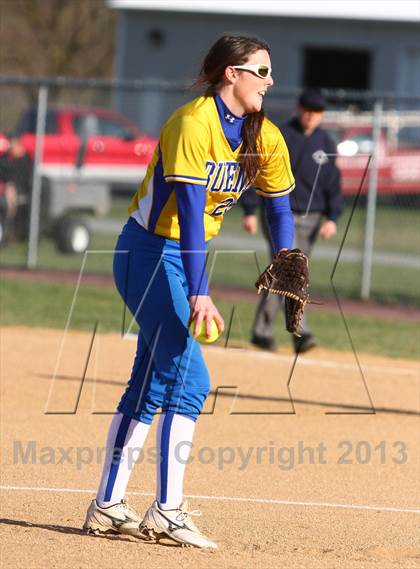 Thumbnail 1 in Shawnee vs Buena photogallery.