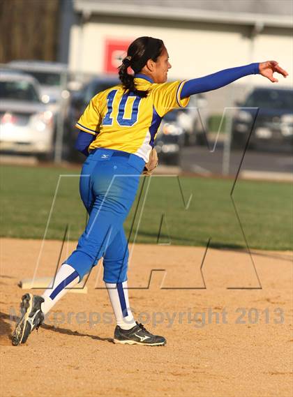 Thumbnail 2 in Shawnee vs Buena photogallery.