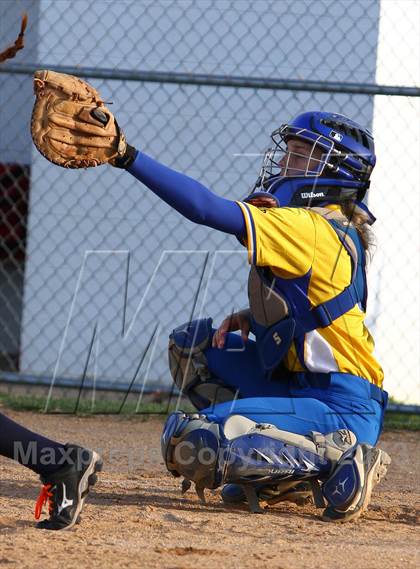 Thumbnail 3 in Shawnee vs Buena photogallery.