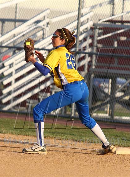 Thumbnail 1 in Shawnee vs Buena photogallery.