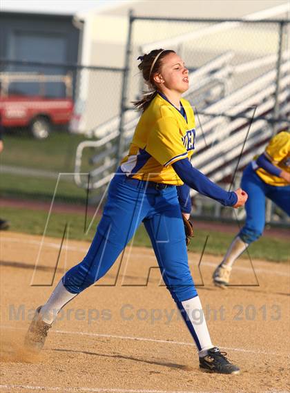 Thumbnail 1 in Shawnee vs Buena photogallery.