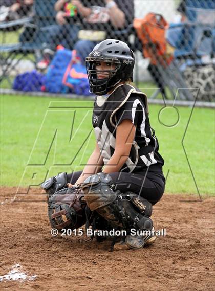 Thumbnail 3 in Isabella vs Thorsby (Mustang Invitational) photogallery.