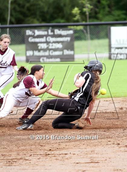 Thumbnail 3 in Isabella vs Thorsby (Mustang Invitational) photogallery.