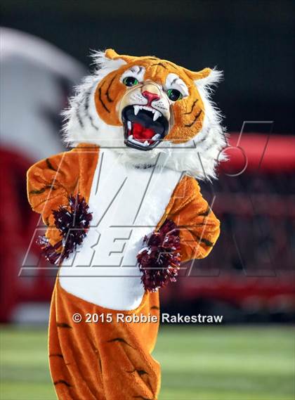 Thumbnail 3 in Tenaha vs. Muenster (UIL 2A Division II Regional Playoff) photogallery.