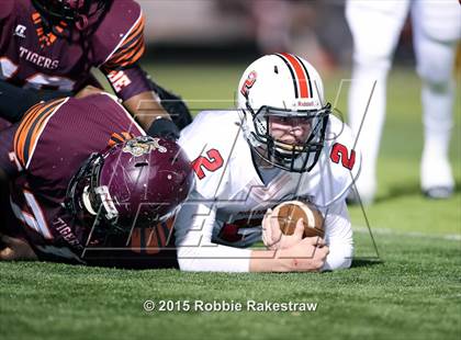 Thumbnail 2 in Tenaha vs. Muenster (UIL 2A Division II Regional Playoff) photogallery.