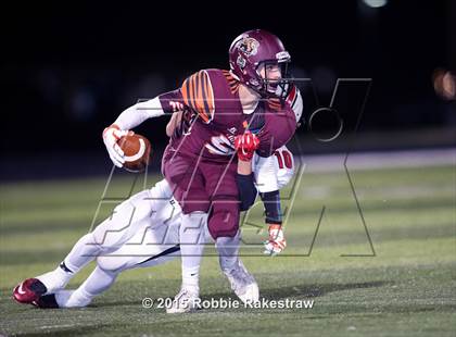 Thumbnail 3 in Tenaha vs. Muenster (UIL 2A Division II Regional Playoff) photogallery.
