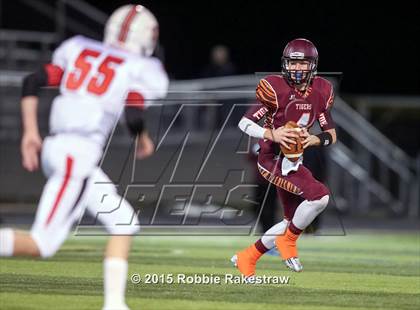 Thumbnail 2 in Tenaha vs. Muenster (UIL 2A Division II Regional Playoff) photogallery.