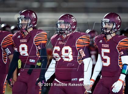 Thumbnail 1 in Tenaha vs. Muenster (UIL 2A Division II Regional Playoff) photogallery.