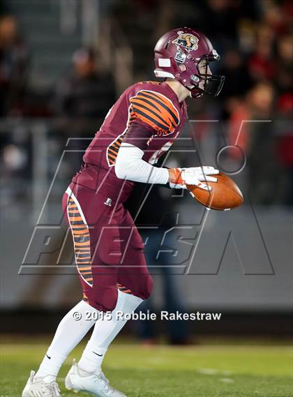 Thumbnail 3 in Tenaha vs. Muenster (UIL 2A Division II Regional Playoff) photogallery.