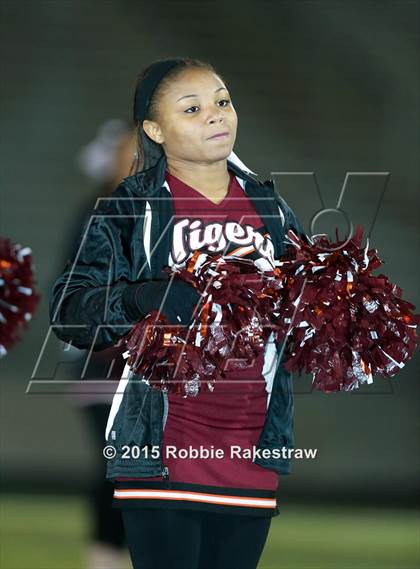 Thumbnail 2 in Tenaha vs. Muenster (UIL 2A Division II Regional Playoff) photogallery.