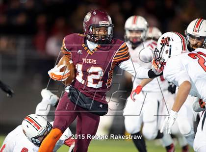 Thumbnail 3 in Tenaha vs. Muenster (UIL 2A Division II Regional Playoff) photogallery.