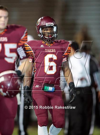 Thumbnail 1 in Tenaha vs. Muenster (UIL 2A Division II Regional Playoff) photogallery.