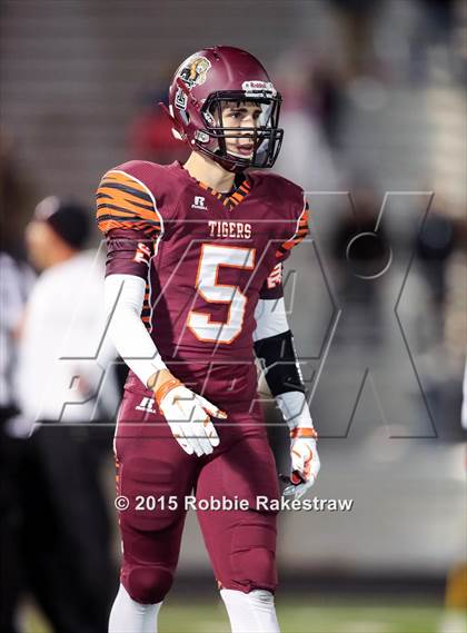 Thumbnail 3 in Tenaha vs. Muenster (UIL 2A Division II Regional Playoff) photogallery.