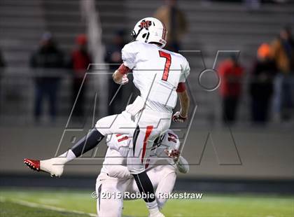 Thumbnail 2 in Tenaha vs. Muenster (UIL 2A Division II Regional Playoff) photogallery.