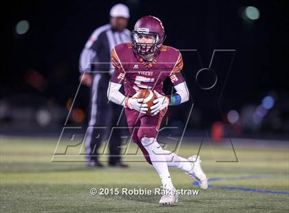 Thumbnail 1 in Tenaha vs. Muenster (UIL 2A Division II Regional Playoff) photogallery.
