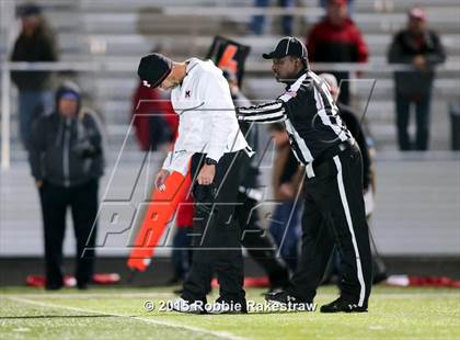 Thumbnail 1 in Tenaha vs. Muenster (UIL 2A Division II Regional Playoff) photogallery.