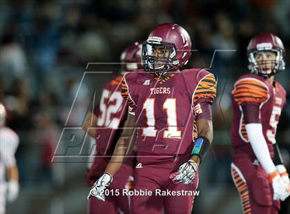 Thumbnail 3 in Tenaha vs. Muenster (UIL 2A Division II Regional Playoff) photogallery.