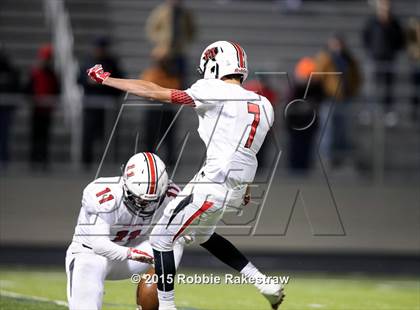 Thumbnail 1 in Tenaha vs. Muenster (UIL 2A Division II Regional Playoff) photogallery.