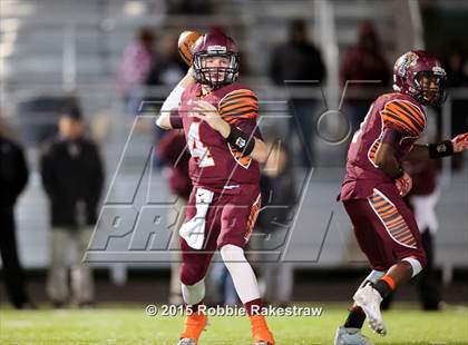 Thumbnail 2 in Tenaha vs. Muenster (UIL 2A Division II Regional Playoff) photogallery.