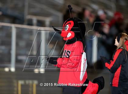 Thumbnail 1 in Tenaha vs. Muenster (UIL 2A Division II Regional Playoff) photogallery.