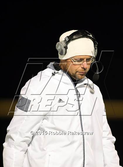 Thumbnail 1 in Tenaha vs. Muenster (UIL 2A Division II Regional Playoff) photogallery.