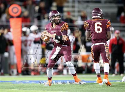 Thumbnail 1 in Tenaha vs. Muenster (UIL 2A Division II Regional Playoff) photogallery.