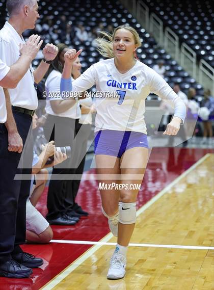 Thumbnail 1 in Columbus vs. Gunter (UIL 3A Semifinal) photogallery.