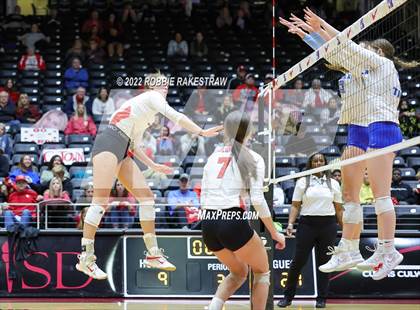 Thumbnail 1 in Columbus vs. Gunter (UIL 3A Semifinal) photogallery.
