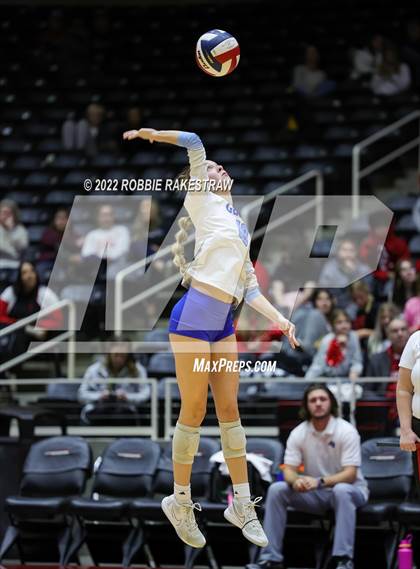 Thumbnail 1 in Columbus vs. Gunter (UIL 3A Semifinal) photogallery.