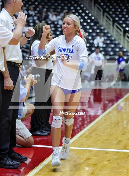 Thumbnail 3 in Columbus vs. Gunter (UIL 3A Semifinal) photogallery.