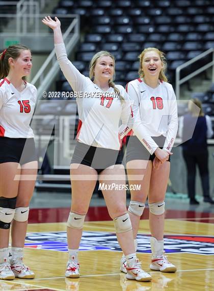Thumbnail 1 in Columbus vs. Gunter (UIL 3A Semifinal) photogallery.