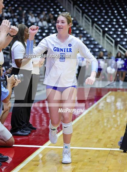 Thumbnail 2 in Columbus vs. Gunter (UIL 3A Semifinal) photogallery.