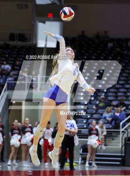 Thumbnail 2 in Columbus vs. Gunter (UIL 3A Semifinal) photogallery.