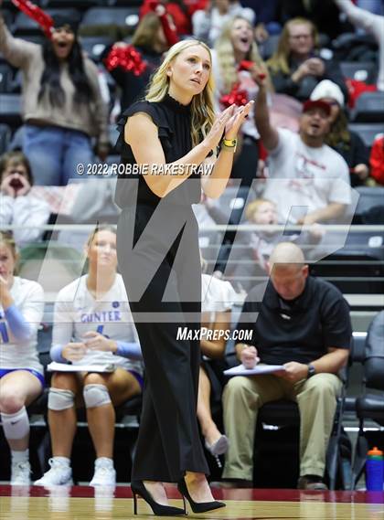 Thumbnail 2 in Columbus vs. Gunter (UIL 3A Semifinal) photogallery.
