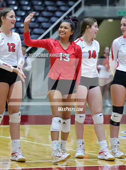 Thumbnail 1 in Columbus vs. Gunter (UIL 3A Semifinal) photogallery.