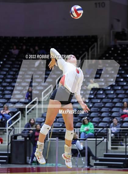 Thumbnail 1 in Columbus vs. Gunter (UIL 3A Semifinal) photogallery.