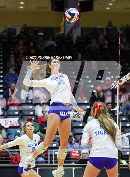 Thumbnail 1 in Columbus vs. Gunter (UIL 3A Semifinal) photogallery.