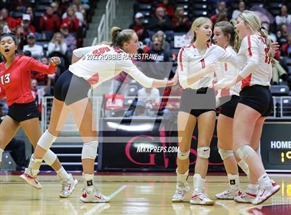 Thumbnail 1 in Columbus vs. Gunter (UIL 3A Semifinal) photogallery.
