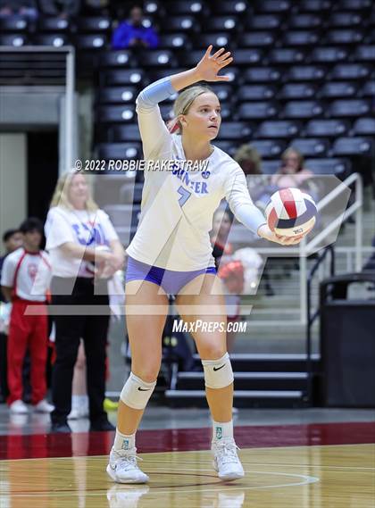 Thumbnail 2 in Columbus vs. Gunter (UIL 3A Semifinal) photogallery.