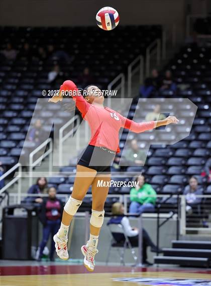 Thumbnail 2 in Columbus vs. Gunter (UIL 3A Semifinal) photogallery.