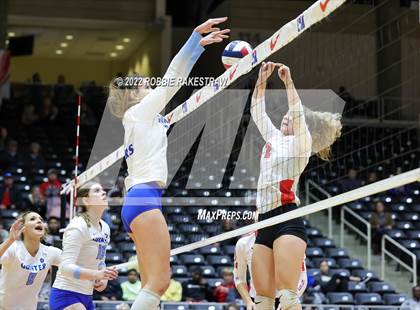 Thumbnail 1 in Columbus vs. Gunter (UIL 3A Semifinal) photogallery.