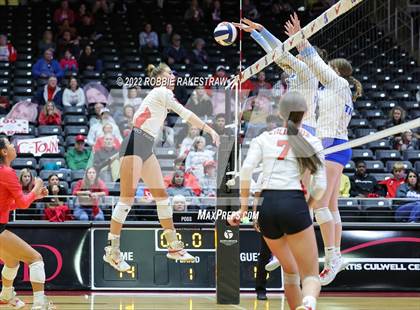 Thumbnail 1 in Columbus vs. Gunter (UIL 3A Semifinal) photogallery.
