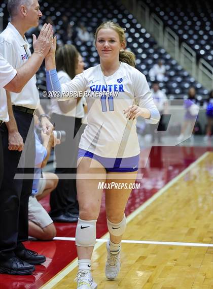 Thumbnail 2 in Columbus vs. Gunter (UIL 3A Semifinal) photogallery.