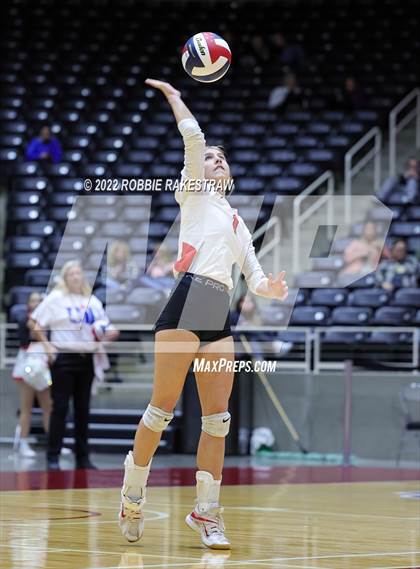 Thumbnail 2 in Columbus vs. Gunter (UIL 3A Semifinal) photogallery.